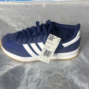 Adidas Navy and White Sneakers size 7Y/8.5W